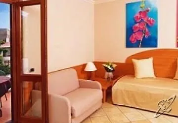 Ξενοδοχείο με διαμερίσματα Residence Hotel La Giara Λίπαρι